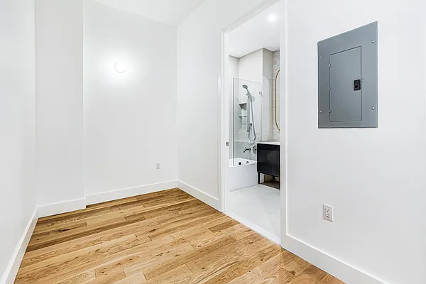Rented by Nooklyn NYC LLC | media 8