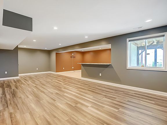 5th image of 5017 Loch Dr