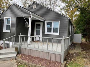 530 Archer St, Freeport, NY 11520