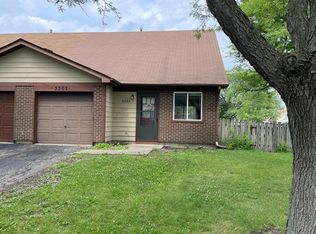 3302 Lynnfield Ct, Aurora, IL 60504