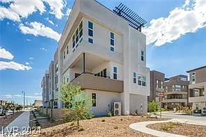4 bed, 3.5 bath, 2364 sqft, $3,500 — Photo 1