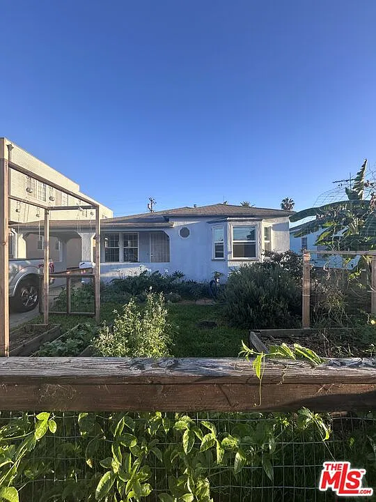 2 bed, 1.0 bath, 1153 sqft, $3,600 — Photo 3