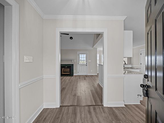 2nd image of 2629 Rosewood Drive