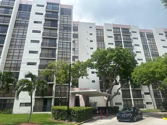 1st image of 17021 N Bay Rd APT 904