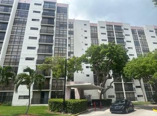 17021 N Bay Rd APT 904, Sunny Isles Beach, FL 33160