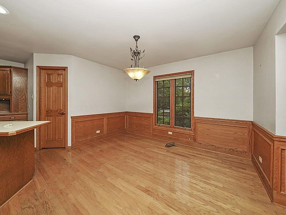 5th image of 23008 Oakland Dr