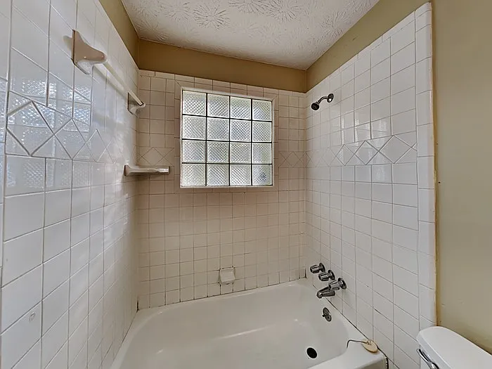 97 Royce Dr — Photo 17