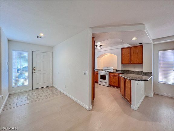 5th image of 10789 Osage Winter St