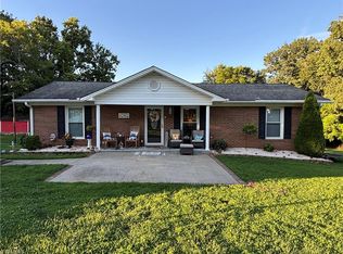 1530 Red Brush Rd, Mount Airy, NC 27030