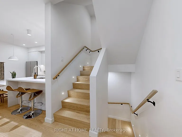 798 Dovercourt Rd #2 — Photo 6