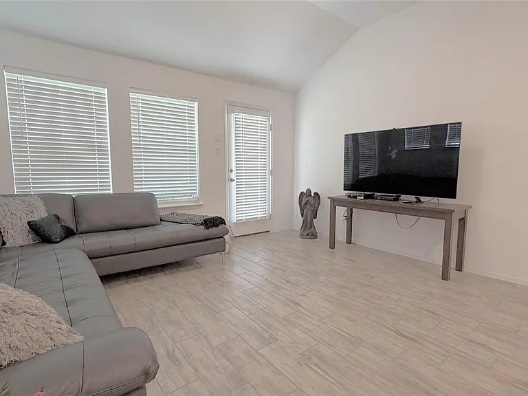 13701 Ronald Reagan Blvd #1 — Photo 8