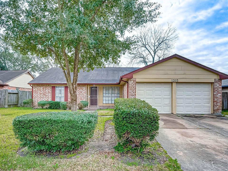 1st image of 1315 Twining Oaks Ln