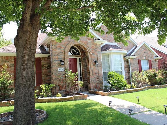 3rd image of 3804 Gillespie Dr