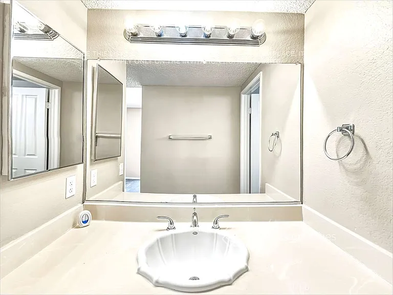 15778 Jalanie Ln — Photo 15