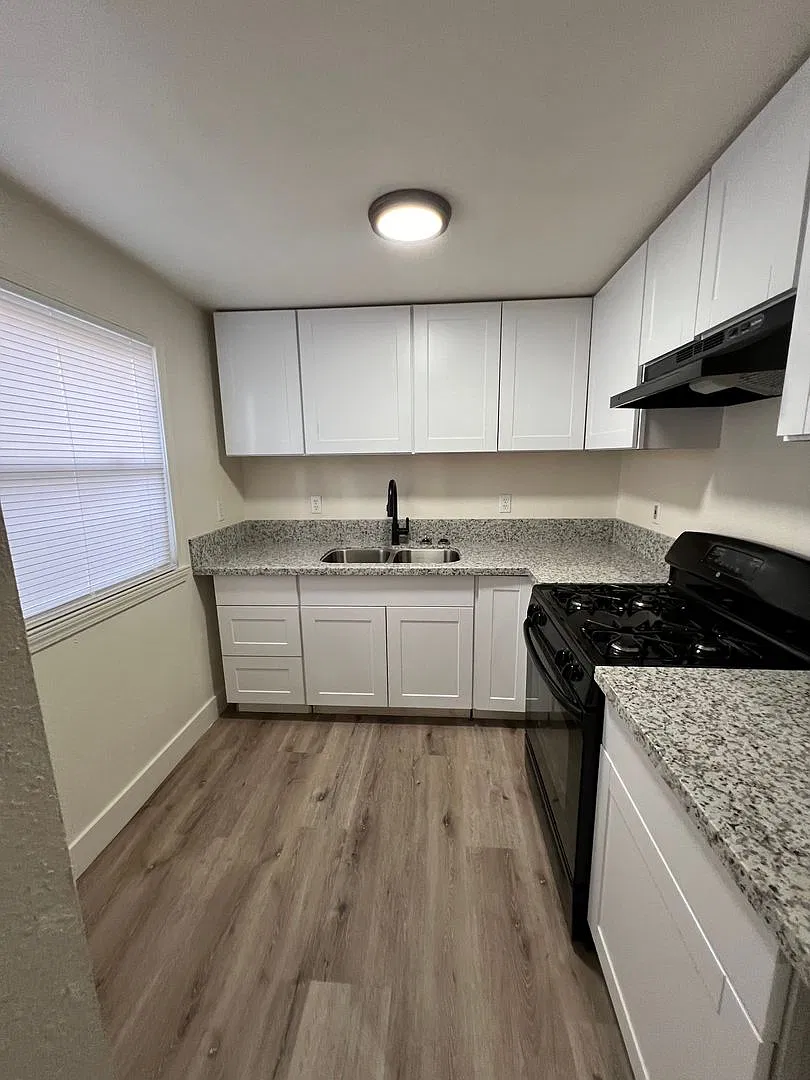 467 to 469- 745 E. Ventura Ave. — Photo 4