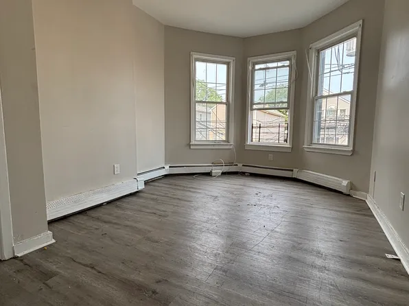137 Wilkinson Ave, Jersey City, NJ