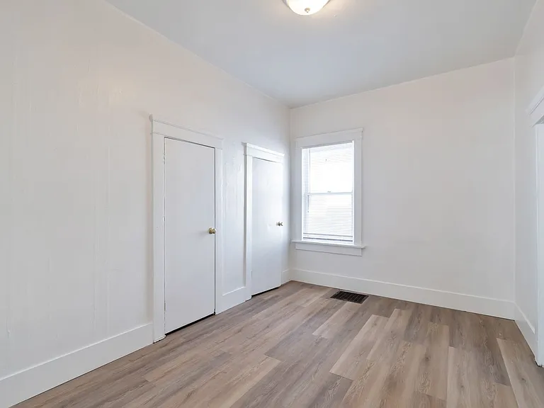 2340 Eccles Ave — Photo 9