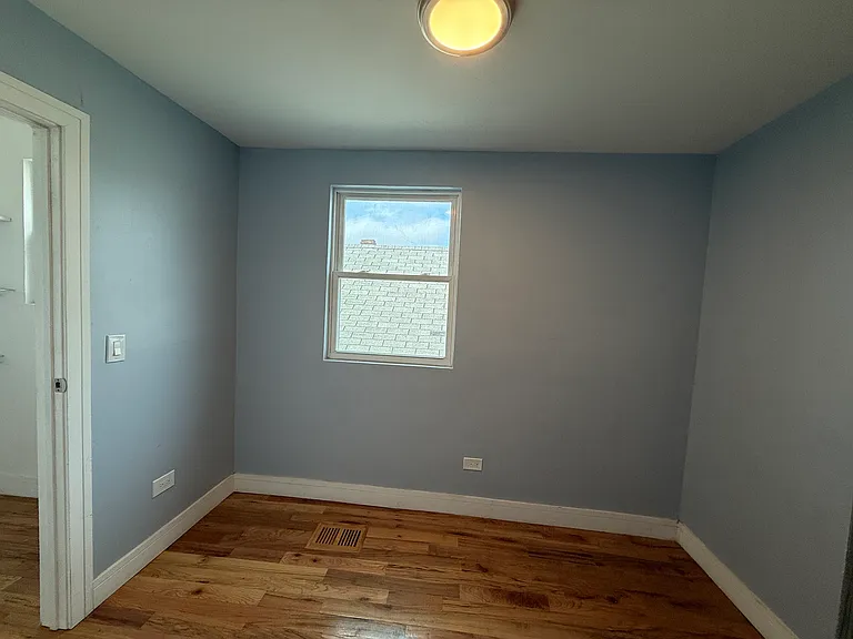 5942 S Justine St — Photo 11
