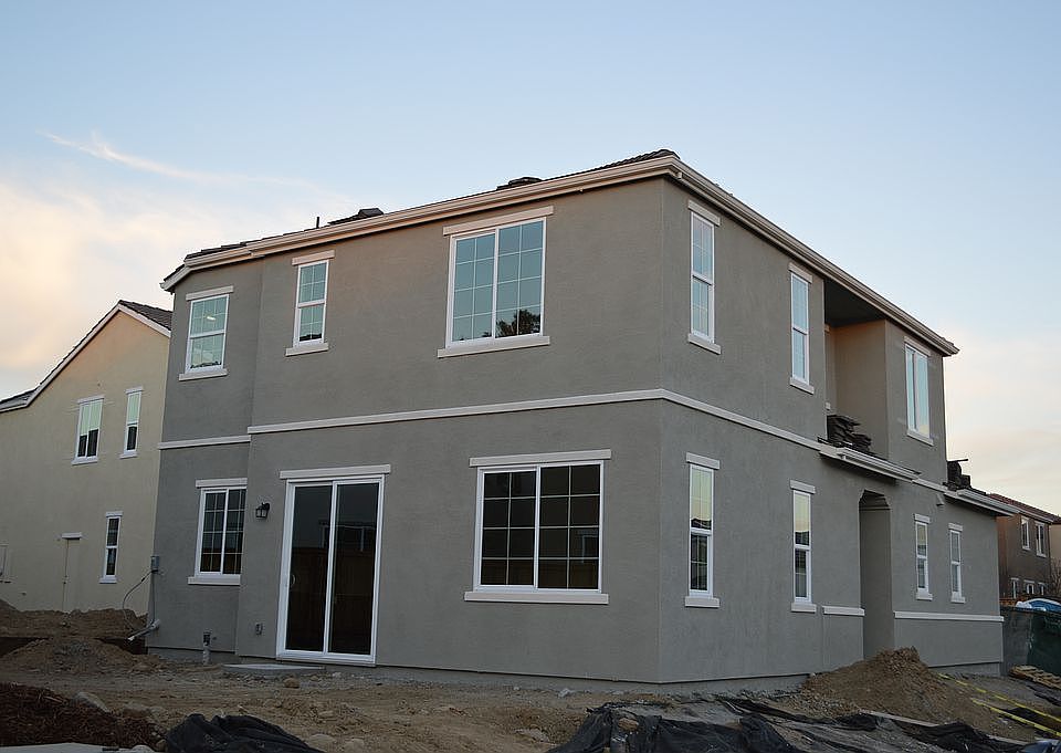 1st image of 303 Barnhill Dr