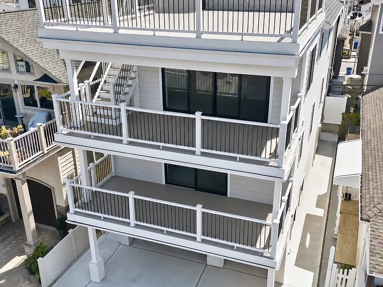 36 Virginia Ave — Photo 2