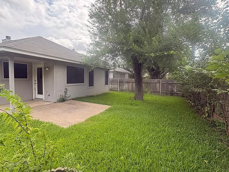 1725 Shire St — Photo 14
