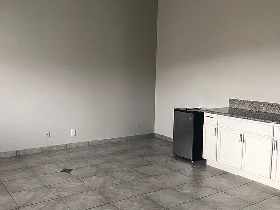 4th image of 6859 Laurel Canyon Blvd