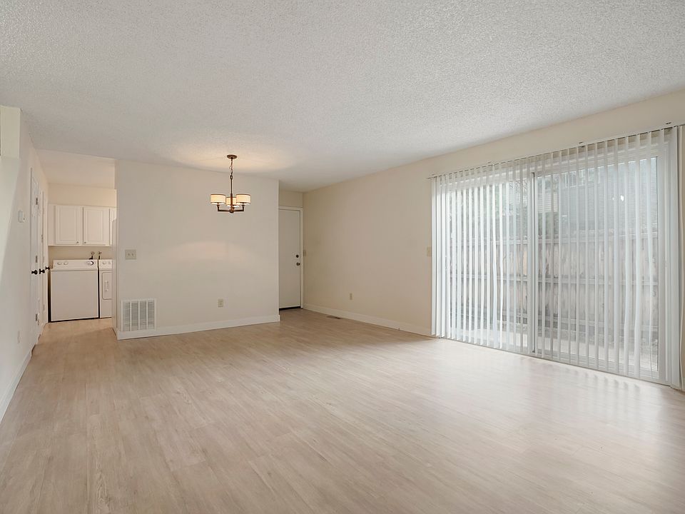 Livingroom/Dining Room