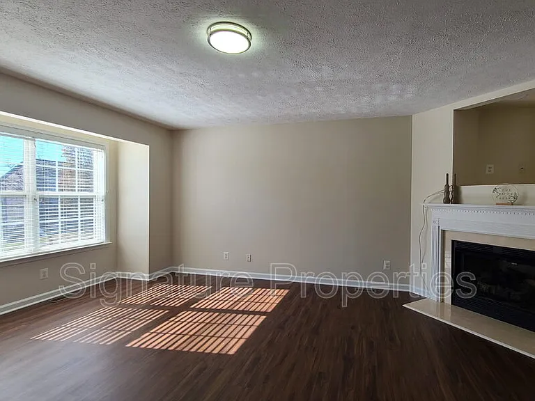 106 Regina Ln — Photo 11