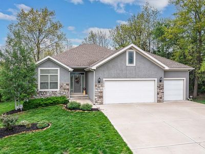 15512 Aspen Ct, Basehor, KS, 66007