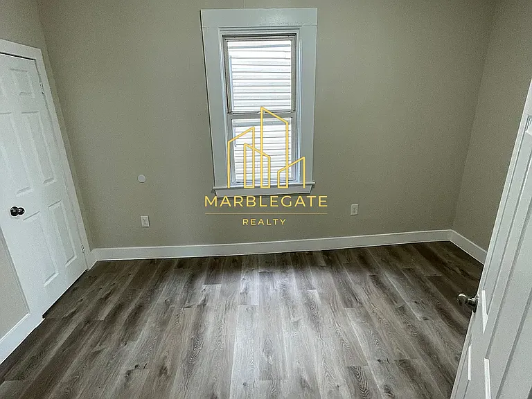 28 Wainwright St #33 — Photo 4