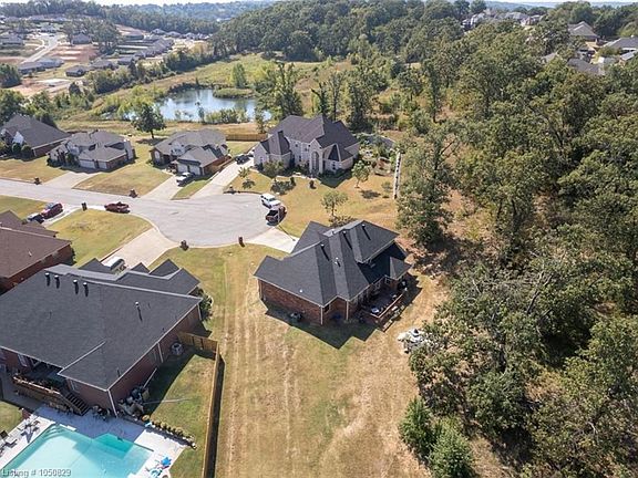 3rd image of 1512 Lexington Cir