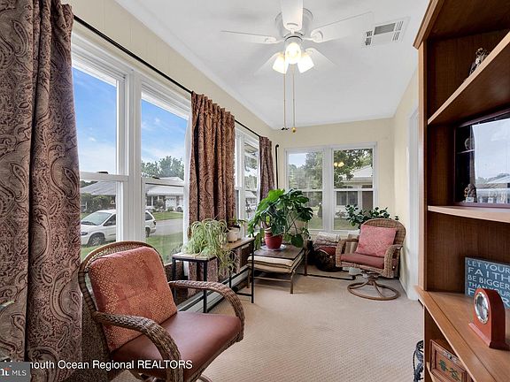 3rd image of 414 Highland Dr #A