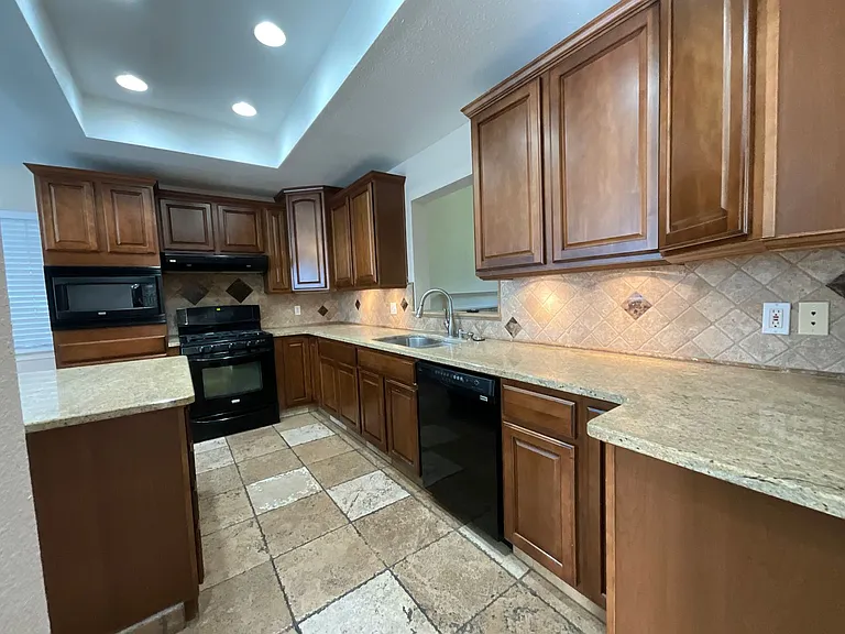 6357 N Barcus Ave — Photo 2