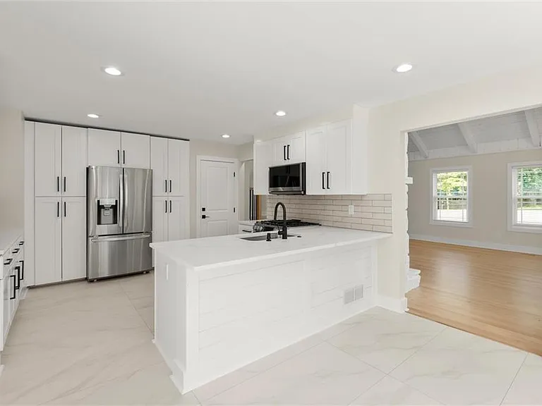 404 Way Bridge Ct NE — Photo 8