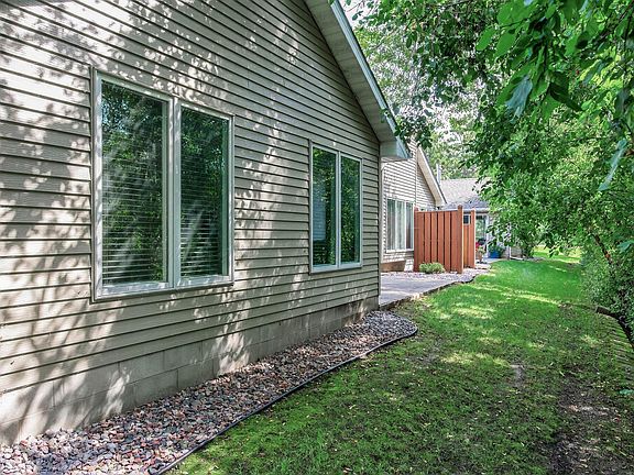 5th image of 2614 Parkview Ct