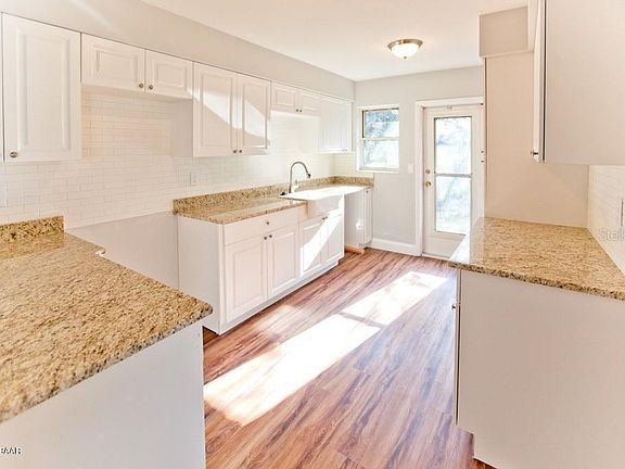 4th image of 1479 E Hancock Dr