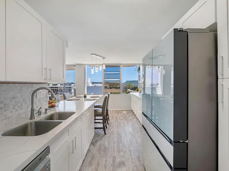 2825 S King St #803 — Photo 4