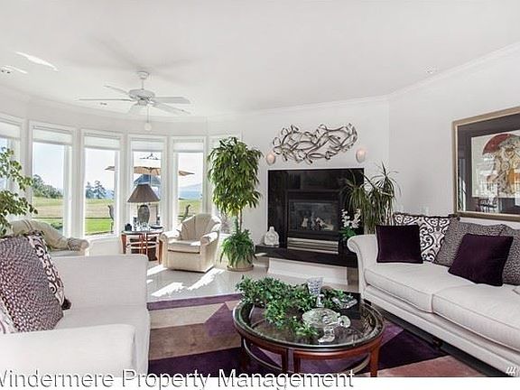 5th image of 909 Marine Dr Unit 108