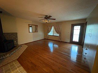 3rd image of 306 Hemlock Ave