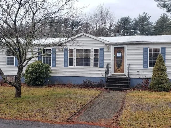 5 Heather Ln, Carver, MA 02330