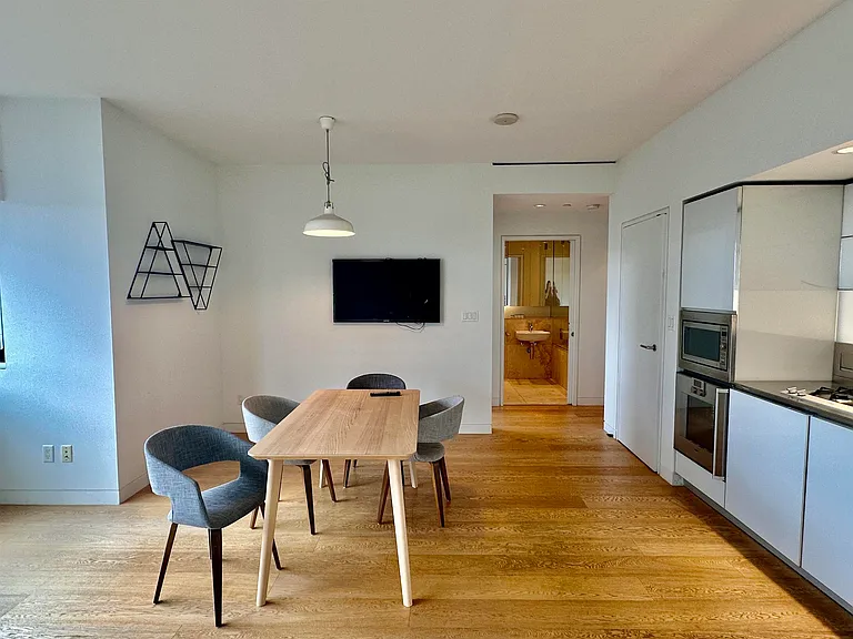 838 W Hastings St #24XX — Photo 10