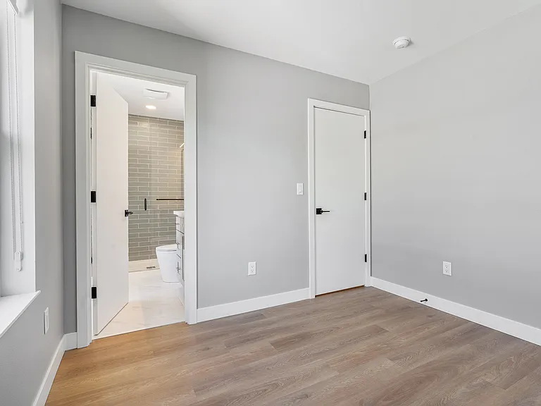 850 S Donovan St #B — Photo 4