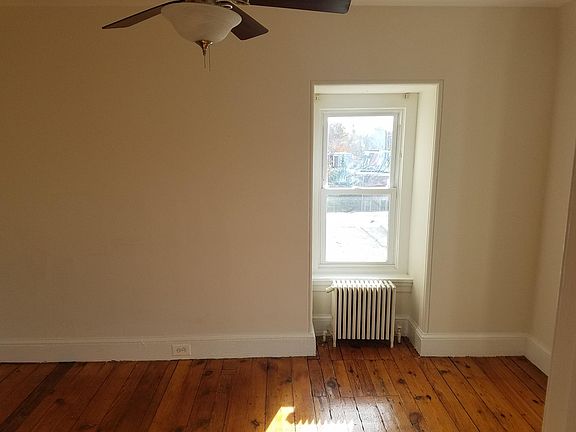 5th image of 112 E Mount Airy Ave APT 8