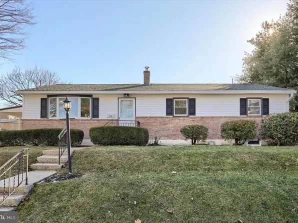 516 Roxbury Dr, Harrisburg, PA 17112
