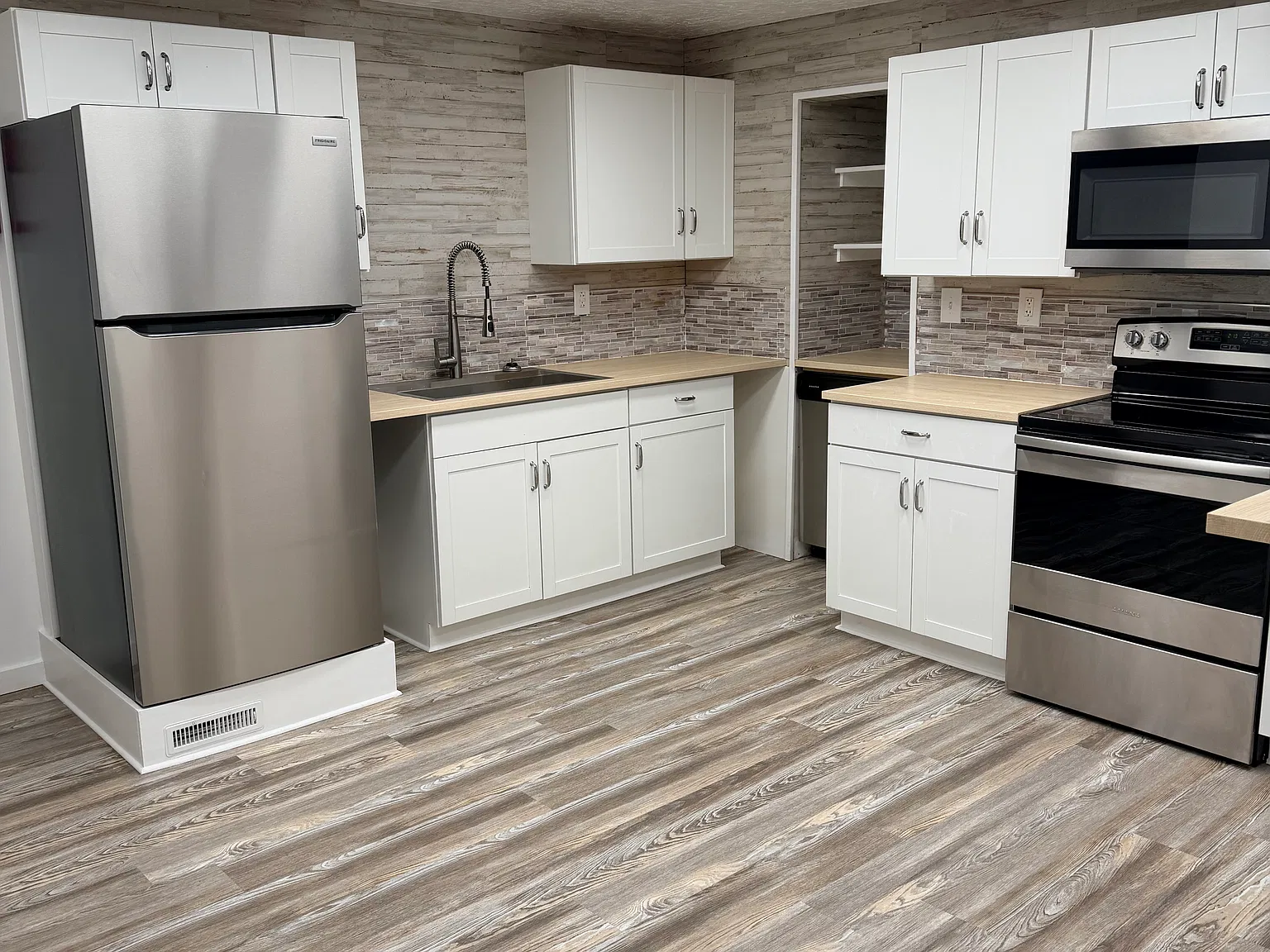 3 bed, 1100 sqft, $1,750 — Photo 2