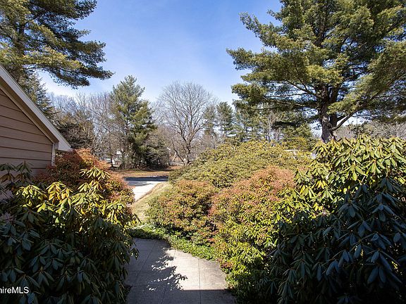 5th image of 103 Gravesleigh Ter