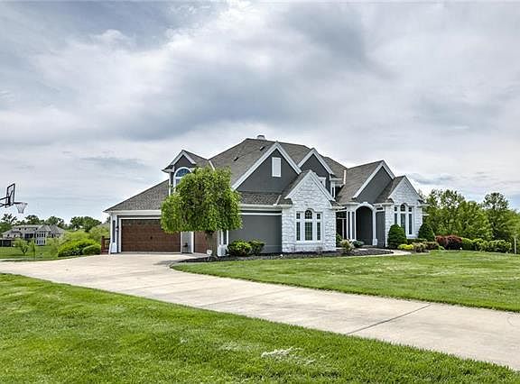 2nd image of 14710 Lake Pointe Ct