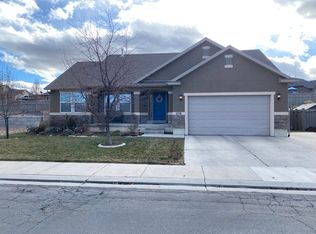 4216 E Inverness Ln, Eagle Mountain, UT 84005