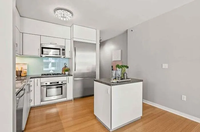 318 Spear St #3B — Photo 5