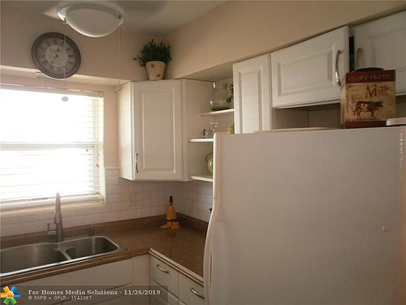 3rd image of 3850 NE 21st Ave APT 16